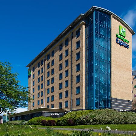 Holiday Inn Express Leeds City Centre By Ihg Exterior photo