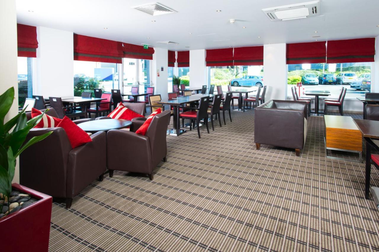 Holiday Inn Express Leeds City Centre By Ihg Exterior photo