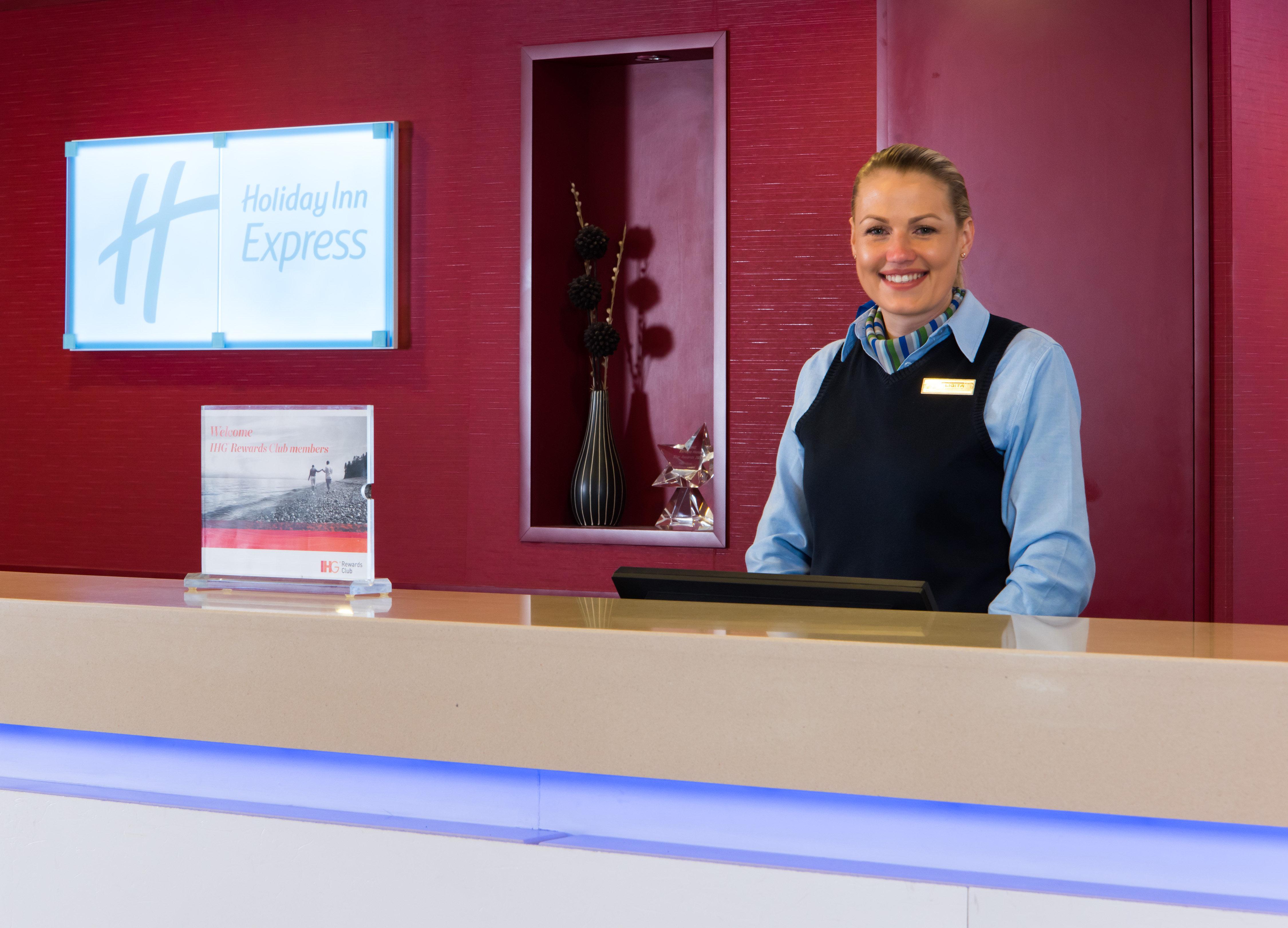 Holiday Inn Express Leeds City Centre By Ihg Exterior photo