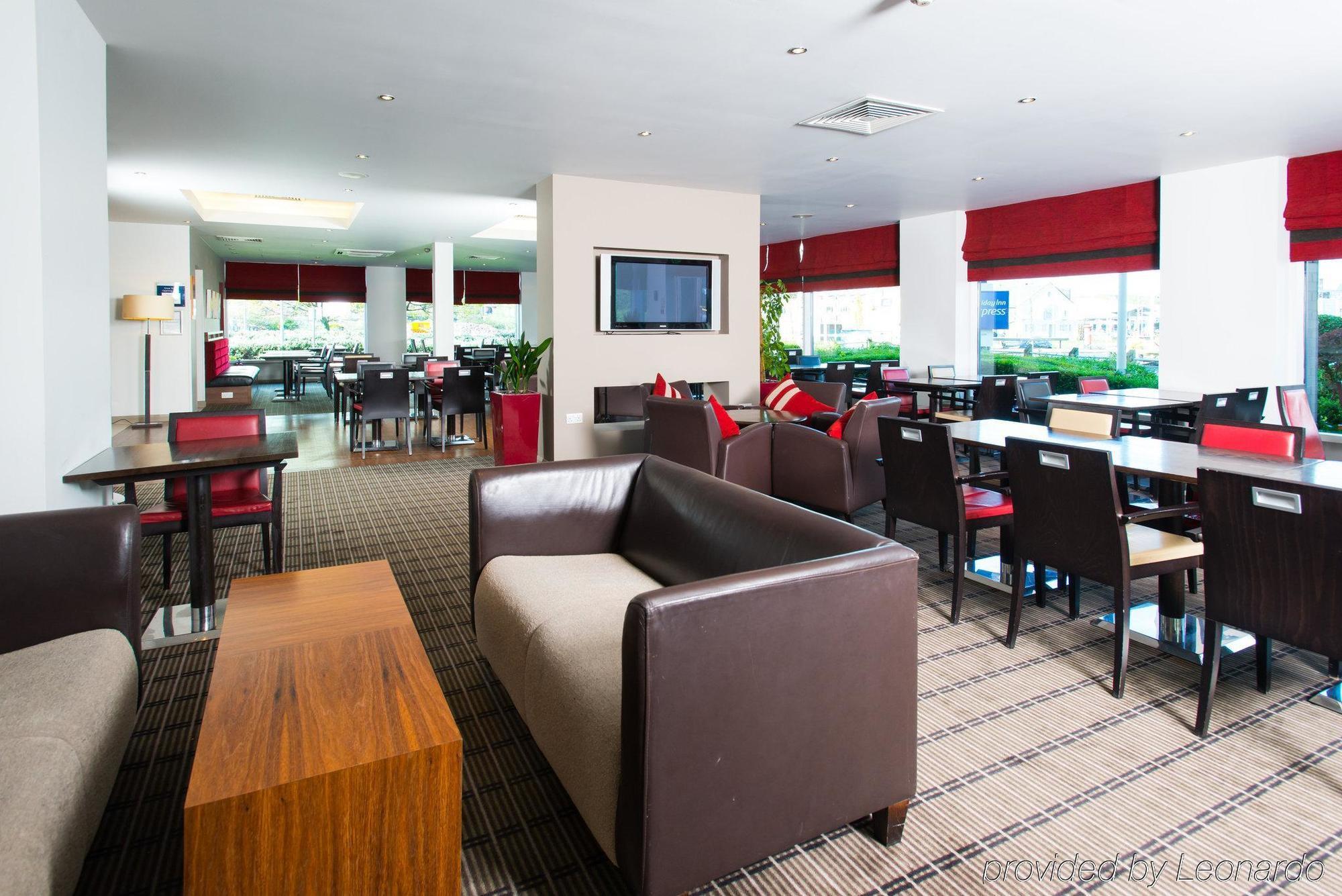 Holiday Inn Express Leeds City Centre By Ihg Exterior photo