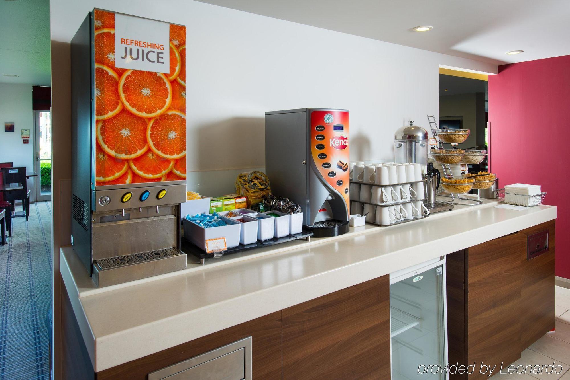 Holiday Inn Express Leeds City Centre By Ihg Exterior photo