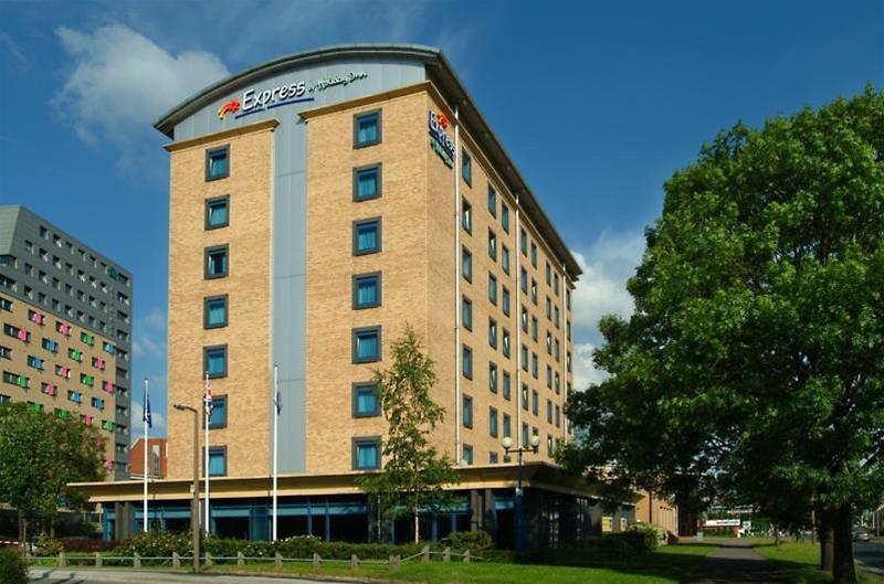 Holiday Inn Express Leeds City Centre By Ihg Exterior photo