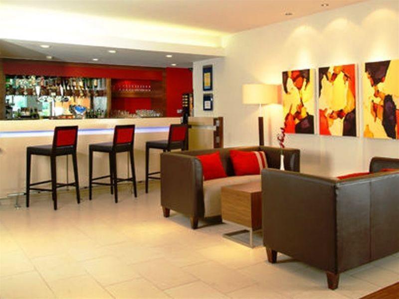 Holiday Inn Express Leeds City Centre By Ihg Exterior photo