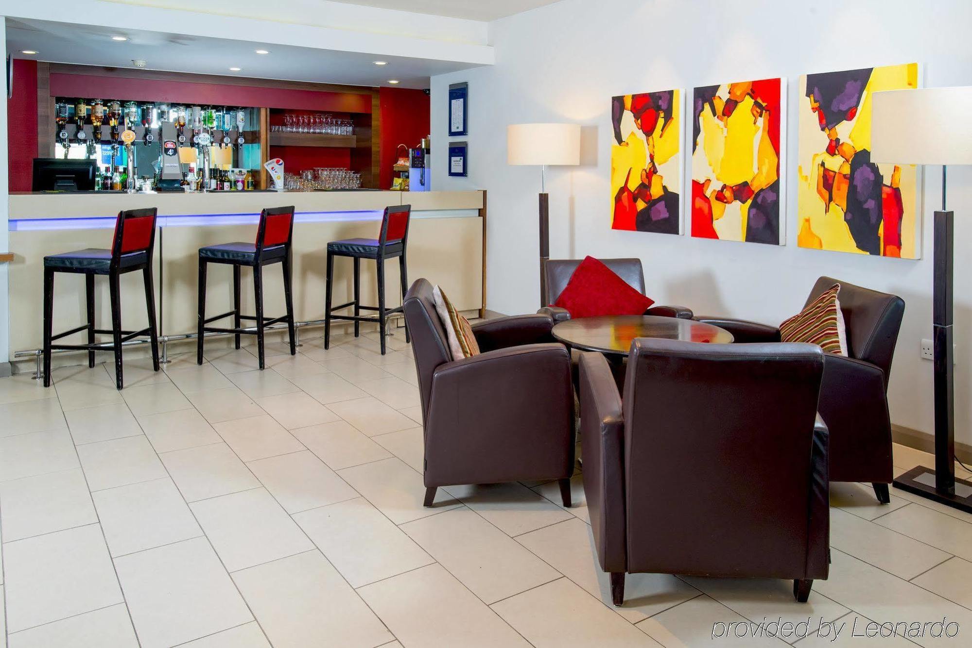 Holiday Inn Express Leeds City Centre By Ihg Exterior photo
