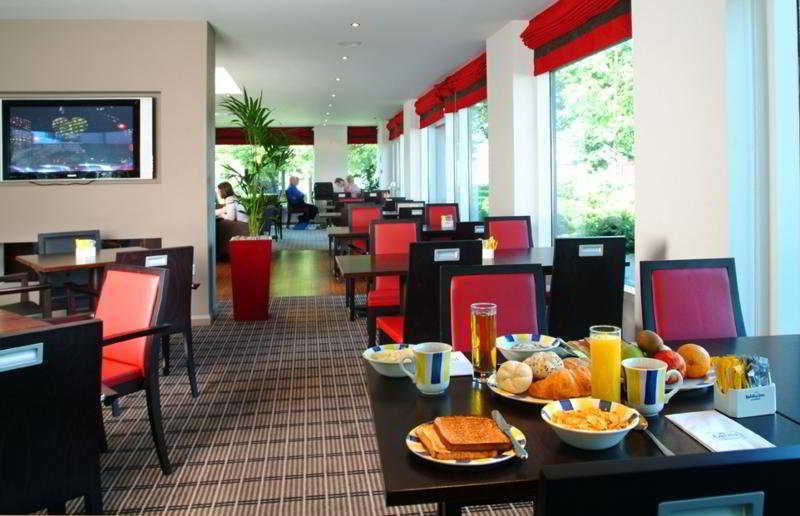 Holiday Inn Express Leeds City Centre By Ihg Exterior photo