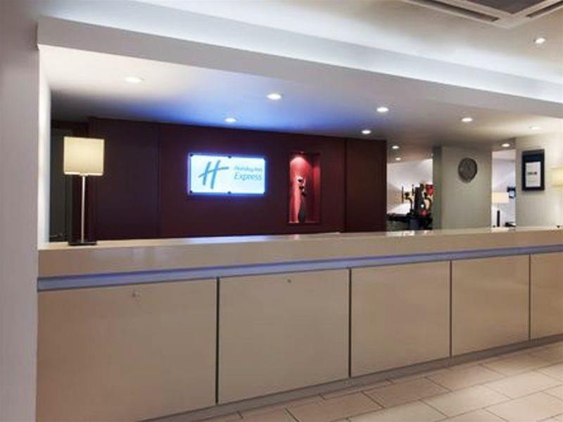 Holiday Inn Express Leeds City Centre By Ihg Exterior photo